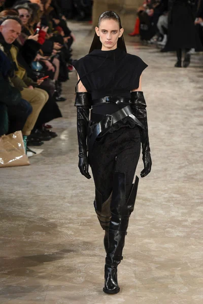 Look 39